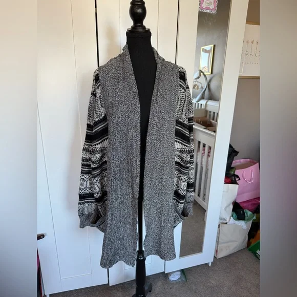 Size 3X Cozy Gray and Black Knit Cardigan from Pennington’s - Picture 1 of 6